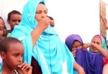 Waalidiin wiilashooda ku xiran dalka Cuman oo dowladda Federaalka ka codsaday in loo soo daayo