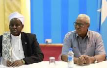 Xaaf iyo Sheekh Shaakir oo Wada hadal hoose u socda.