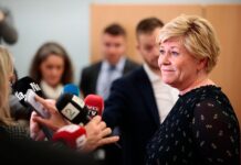 FRP oo ku hanjabay in ay isaga bixi doonaan Xukuumada Erna Solberg.
