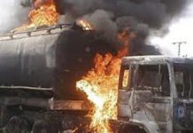 shabaab oo gubay Gaari booyad ah