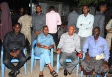 Gudoomiyaha gobolka banaadir oo booqday qosaska dadkii muqdisho lagu dilay 24tii bishan