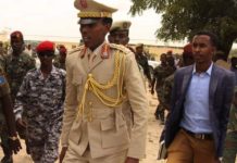 Saraakiil oo hormuud uyahay Taliye Odawaa oo Dhusamareeb ku wajahan.