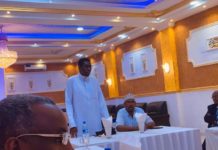 Xildhibaanada iyo Wasiirada kasoojeedo Muqdisho oo ka hadlay maqaamka caasimada