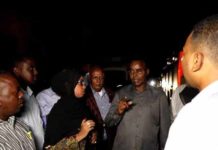 Dhageyso : Qoys uu ku soo dumay dhismo ka kooban 3 dabaq Degmada Xamar Weyne iyo Gudoomiye Cumar Finish oo booqday