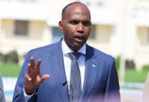 Dhageyso :Ra’iisal wasaarihii hore Kheyre oo sheegay in uu isaga Iscasilay sharci darrona ku Tilmaamay Xil ka qaadistiisa