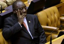 Madaxweyne ahaan, Mr Ramaphosa ayaa qalqal geliyay sumcaddiisa ku aaddan hagaajinta siyaasadda Koofur Afrika tan iyo intii uu beddelay Jacob Zuma.