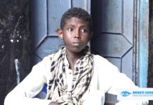 Daawo: Wiil Yar Oo Ka Xanuunsan Labada Killiyood oo Lacago La Gudoonsiiyay