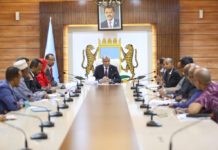 Kusimaha Ra,iisal Wasaaraha Soomaaliya oo kulan la qaatay khuburo dhaqaalaha ku Takhasustay