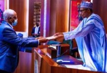 Madaxweynaha dalka Nigeria oo ka gudoomay waraaqadi aqoonsiga Safiirka Soomaaliya ee dalka Nigeria