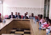 Madaxda Wasaarada Warfaafinta Soomaaliya oo Warbaahinta Madaxa Banaan kala hadashay Dhaqan gelinta Sharciga Xeerka Warbahinta