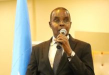 Gudoomiye Cumar Finish oo digniin u Jeediyay Ganacsatada Wadooyinka Muqdishon Wax ku iibiya