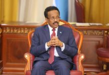 Madaxweyne Farmaajo oo qaabilay Ehelada Marxuum Cali Khaliif Galeyr