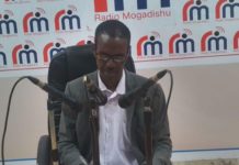Wariyeyaasha Muqdisho oo dhigay banaanbax ay ku dalbanayeen sii deynta Wariye Caddow