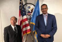 Wasiirka wasaaradda Gashaandhigga xukuumadda Federaalka Soomaaliya oo kulan la qaatay Danjiraha Maraykanka ee Soomaaliya,