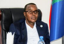 Gudoomiye Cumar Finish iyo Ganacsatada Suuqa Bakaaraha Maxay ka wadahadleen ?+ Sawiro