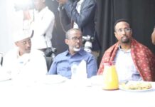 Madaxweyne Deni oo casumaad u sameeyay musharax M/weeyne Dahir Gelle+Sawirro