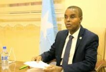 Gudoomiye Cumar Filish oo shaqo Joojin ku sameeyay Waaxda Dhulalka ee Gobolka Banaadir