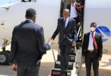 Madaxweyne Laftagareen iyo Wafdi uu Hogaaminaayo uu lagu soo dhoweeyay Dhuusamareeb