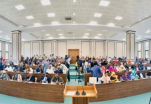 Dib u dhac ku yimid shir deg deg ah uu Madaxweyne Farmaajo isugu yeeray labada gole ee Baarlamaanka Soomaaliya