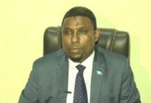 Khilaafka U dhexeeya Wasiirka Batroolka iyo Gudiga kheyrdaaka baarlamanka oo meel sare gaaray