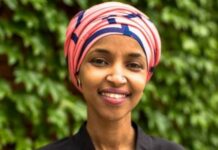 Sanitor Ilhaan Cumar oo booqatay xarun lagu hayo carruur muhaajiriin ah