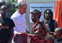 Barack Obama oo ayeeydii  ku  geeriyootay Kenya