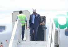 Sheekh Shariif oo dib ugu soo laabtay Muqdisho.