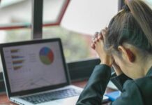 Caafimaad darrada ay ka dhalan karta in saacado badan qofka Bani ‘aadamka ah uu shaqeeyo