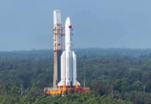 DEG DDEG :- Gantaalkii Shiinaha oo Dhulka kusoo dhacay