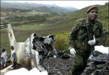 Askar Kenyan ah oo ku dhintay diyaarad soo dhacday