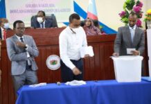 Odayaal ka digay in la boobo doorashada Xildhibaannada labada Aqal