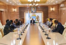 Rooble iyo Ashakir oo u hanjabay xubnaha guddiga doorashada ee Cabdi Xaashi{AKHRISO}