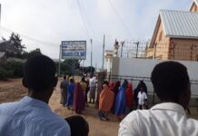 Labo dhalinyaro ah oo lagu diley saaka magaalada Muqdisho