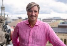 Mas,uul ka tirsan FRP oo shuruud lacageed hordhigay 15-jir Soomaali ah si xijaabka isaga bixiso.