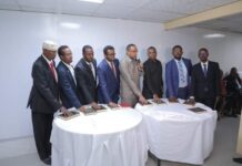 Dhageyso: Xildhibaanadii lagu soo doortay Ceelwaaq oo muqdisho lagu dhaariyay