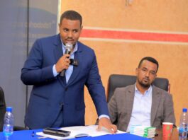 Agaasimaha Barlamaanka ee dhinaca Warbaahinta oo la kulmay Bahda Saxaafada Garoowe