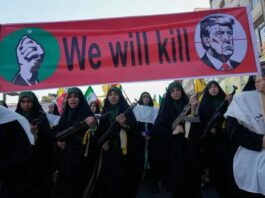 Iran oo ay kasocdan Mudaharaadyo waaweyn.